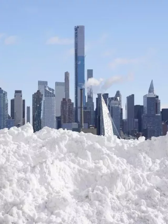 New York hit with deadly low temperatures and heavy snow